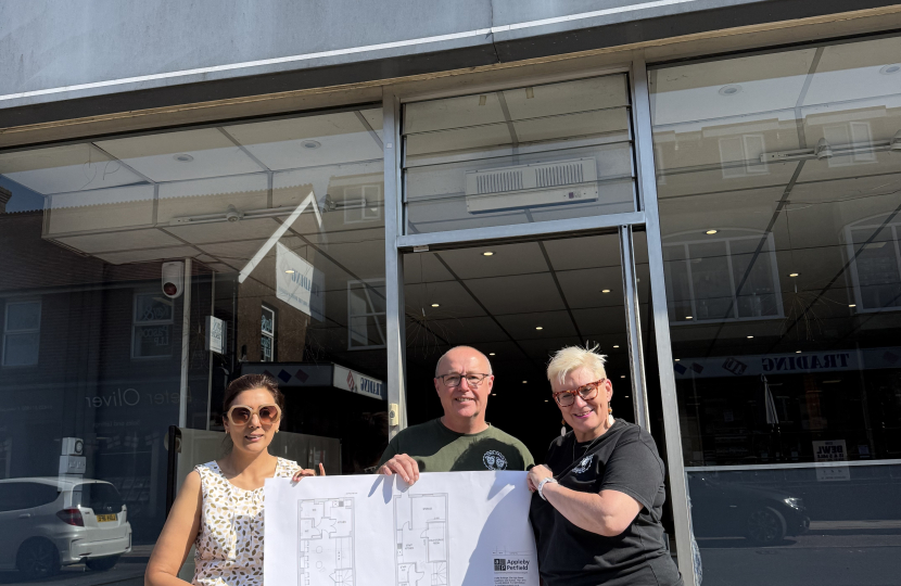 Nusrat Ghani standing outside the newly opened Two Tails Taproom in Heathfield owned by Deena & Colin Gilham