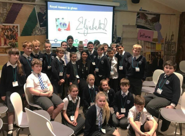 Nus Ghani with pupils from Frant CofE Primary School.