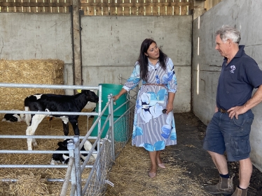 Nus Ghani supporting local farmers