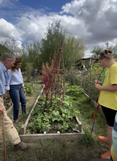 Nusrat Ghani meeting the Community Gardeners